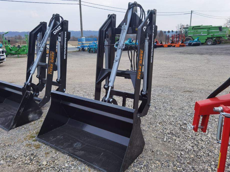 straznji utovarivac slika 169759275