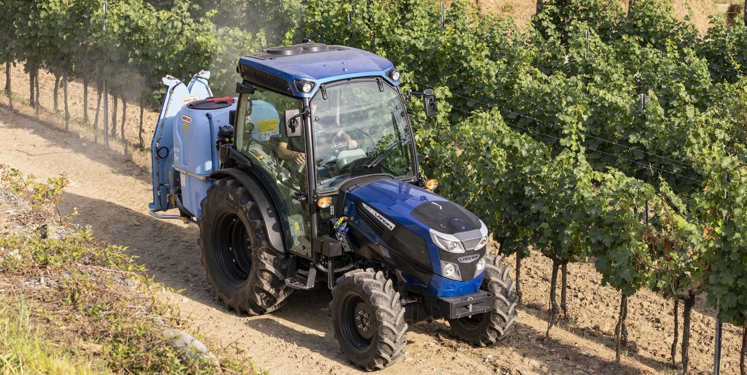 LA RP5D REX4 BlueIcon Field Sprayer 022